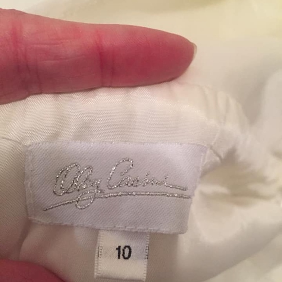 Ivory Formal Dress Gown - Picture 4 of 8